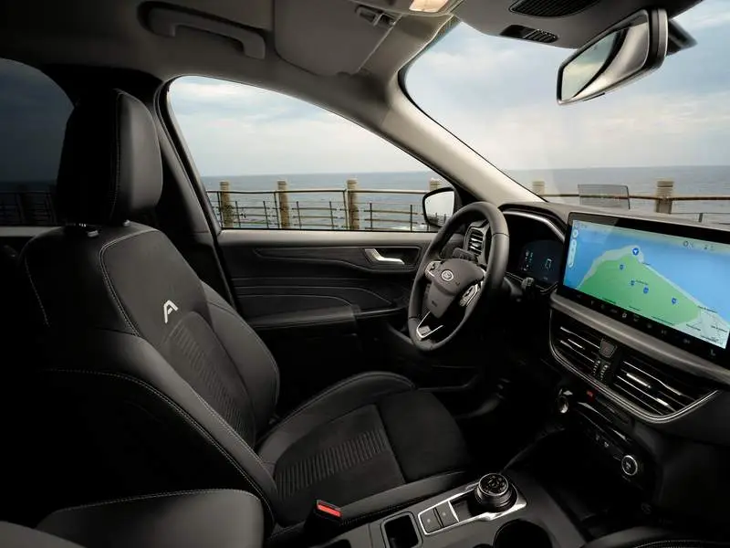 Noleggio lungo termine Ford Kuga