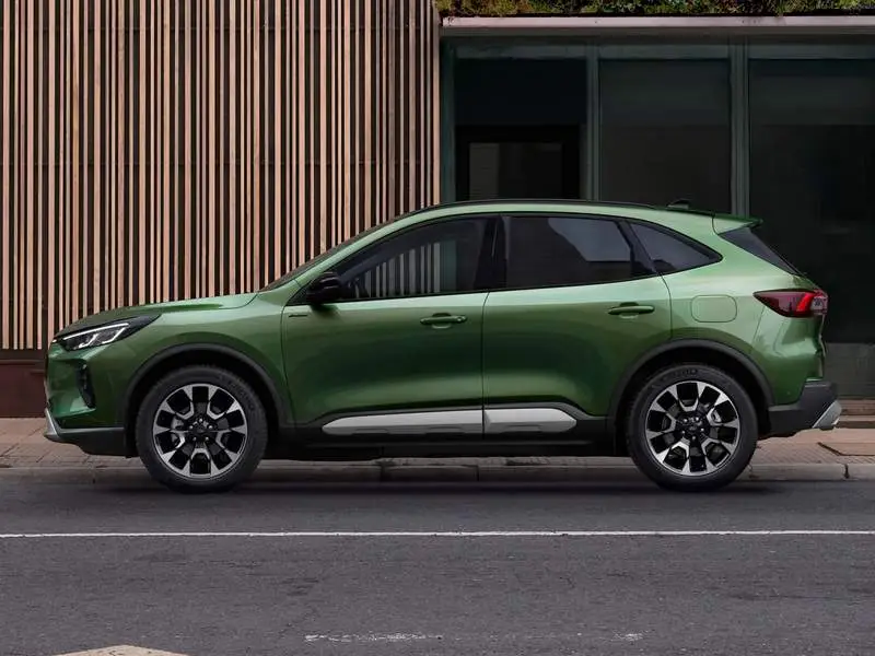 Noleggio lungo termine Ford Kuga